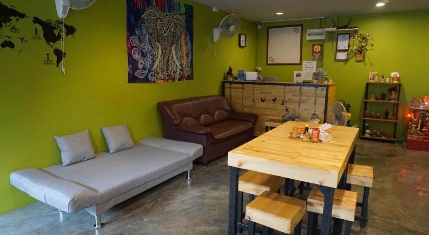 Oyo 730 Meedee Hostel Bangkok Kültér fotó